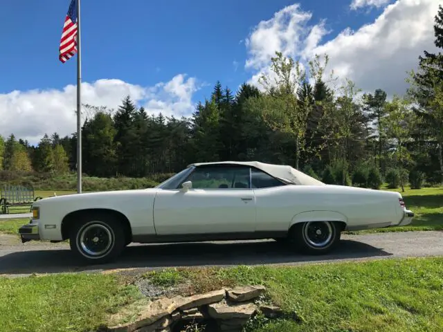 1975 Pontiac Bonneville GRANDVILLE