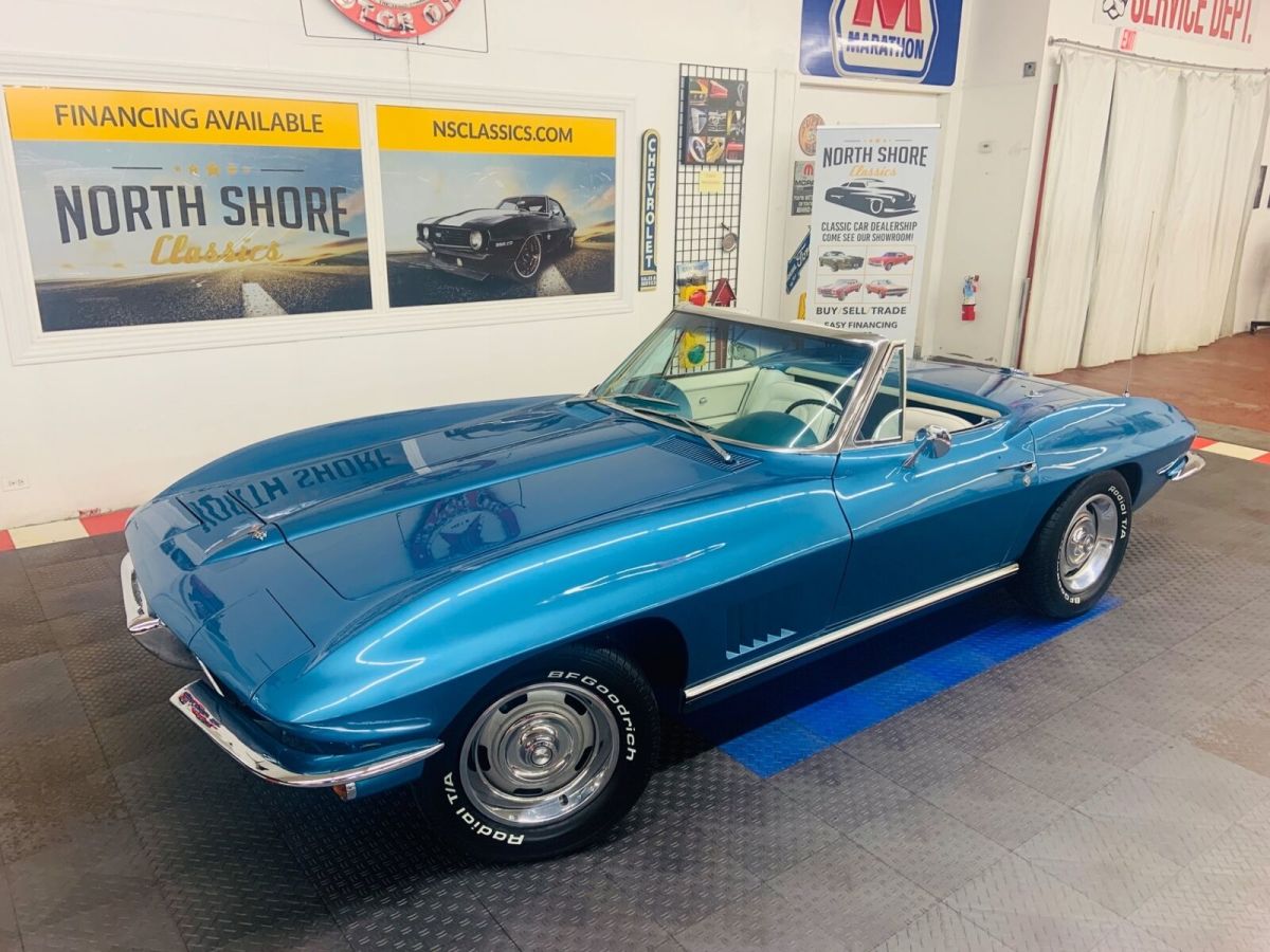 1967 Chevrolet Corvette - CONVERTIBLE - TWO TOPS - 327 V8 -