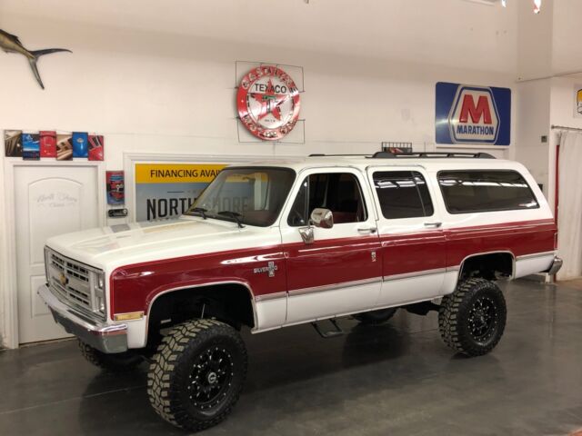 1988 Chevrolet Suburban -Silverado Package-Air conditioning-4X4-3rd Row- V