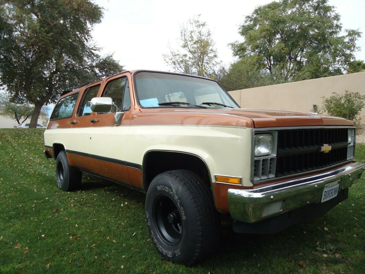 1986 Chevrolet Suburban 4x4 GMC Chevrolet like new