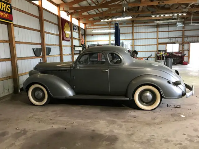 1938 Chrysler Royal (business coupe) Standard cloth