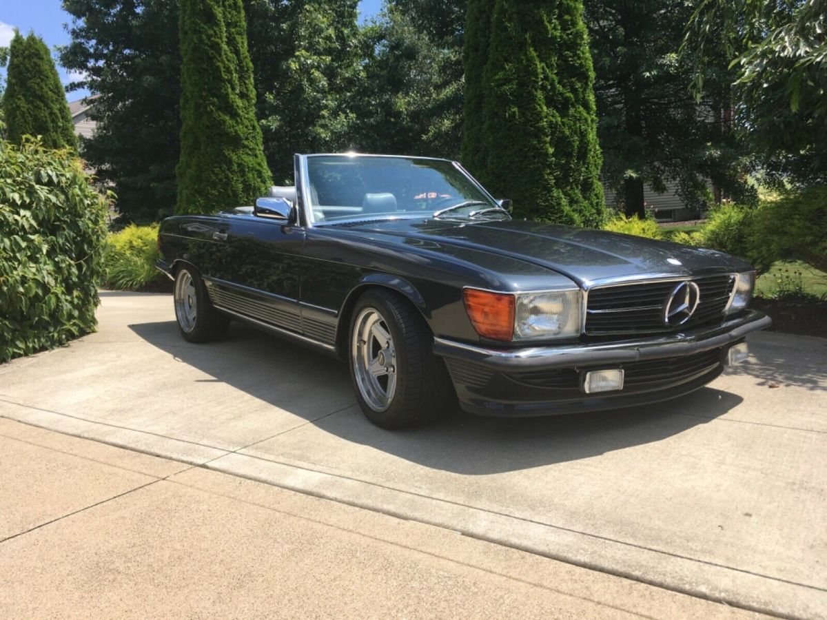 1987 Mercedes-Benz SL-Class 2 Door Roadster 560SL