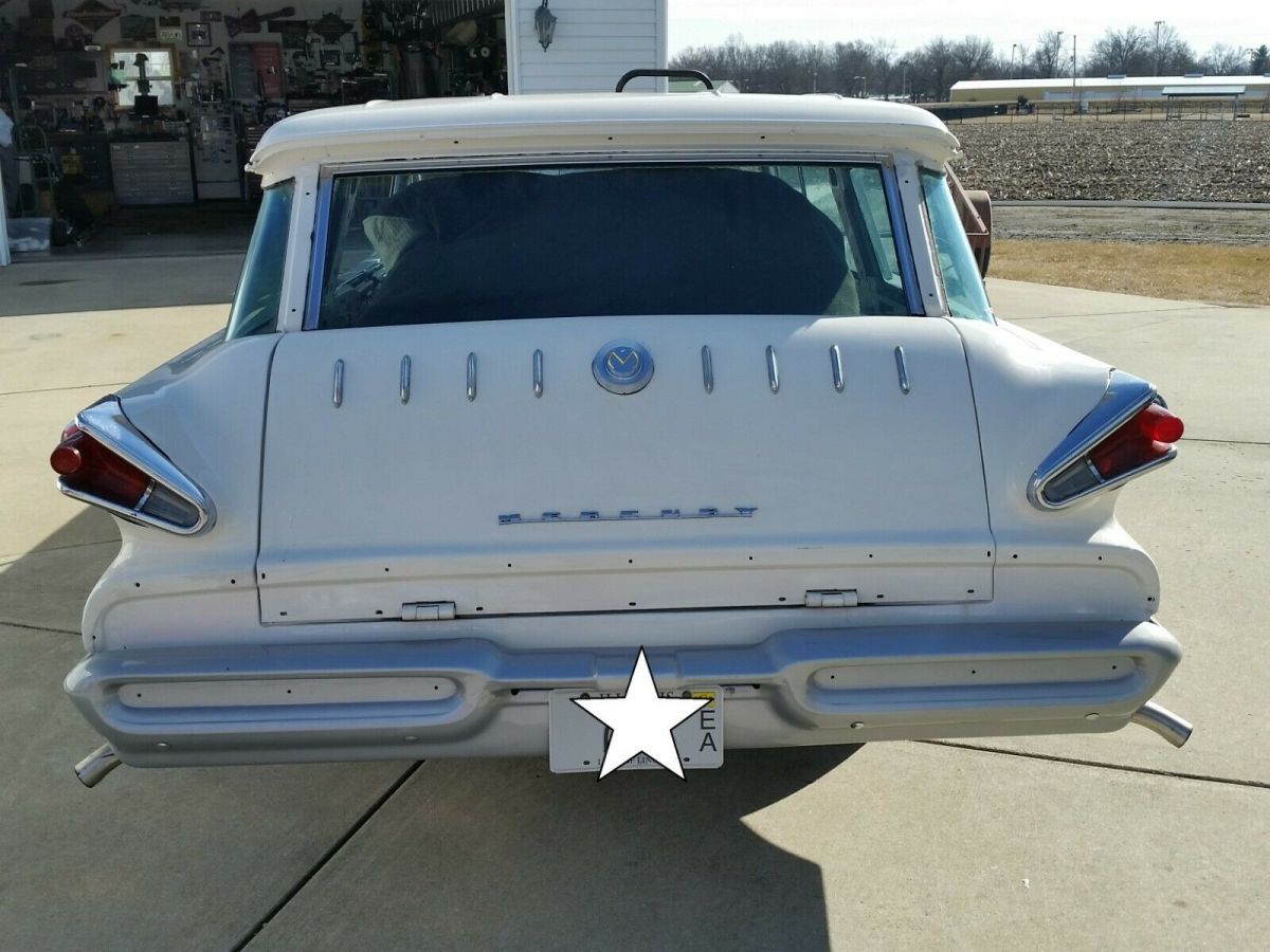 1958 mercury voyager 5 doors 9 seater interior