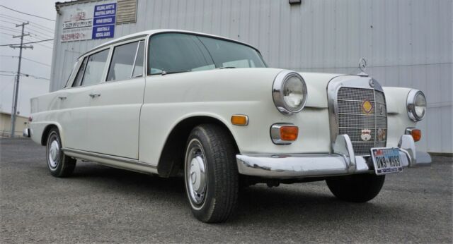 1966 Mercedes-Benz 200-Series Bakelite interior panels