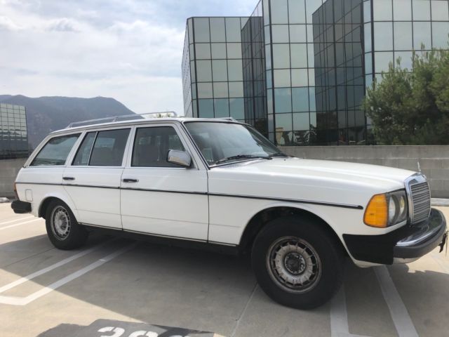 1982 Mercedes-Benz 300-Series