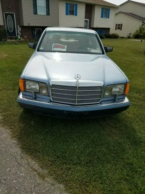 1990 Mercedes-Benz 400-Series