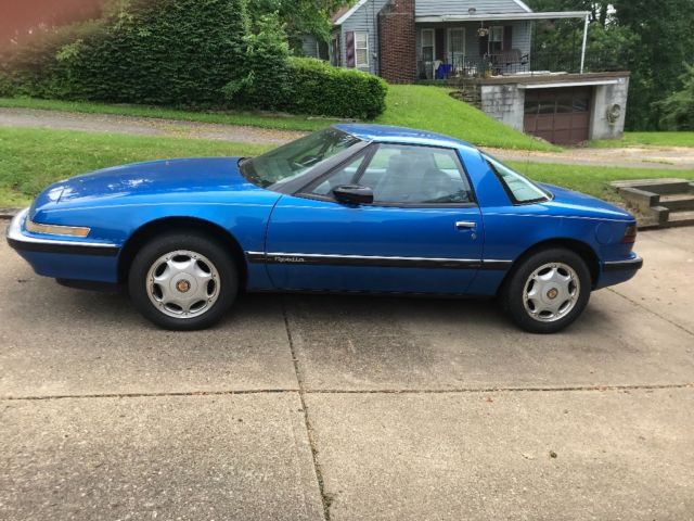 1991 Buick Reatta coupe