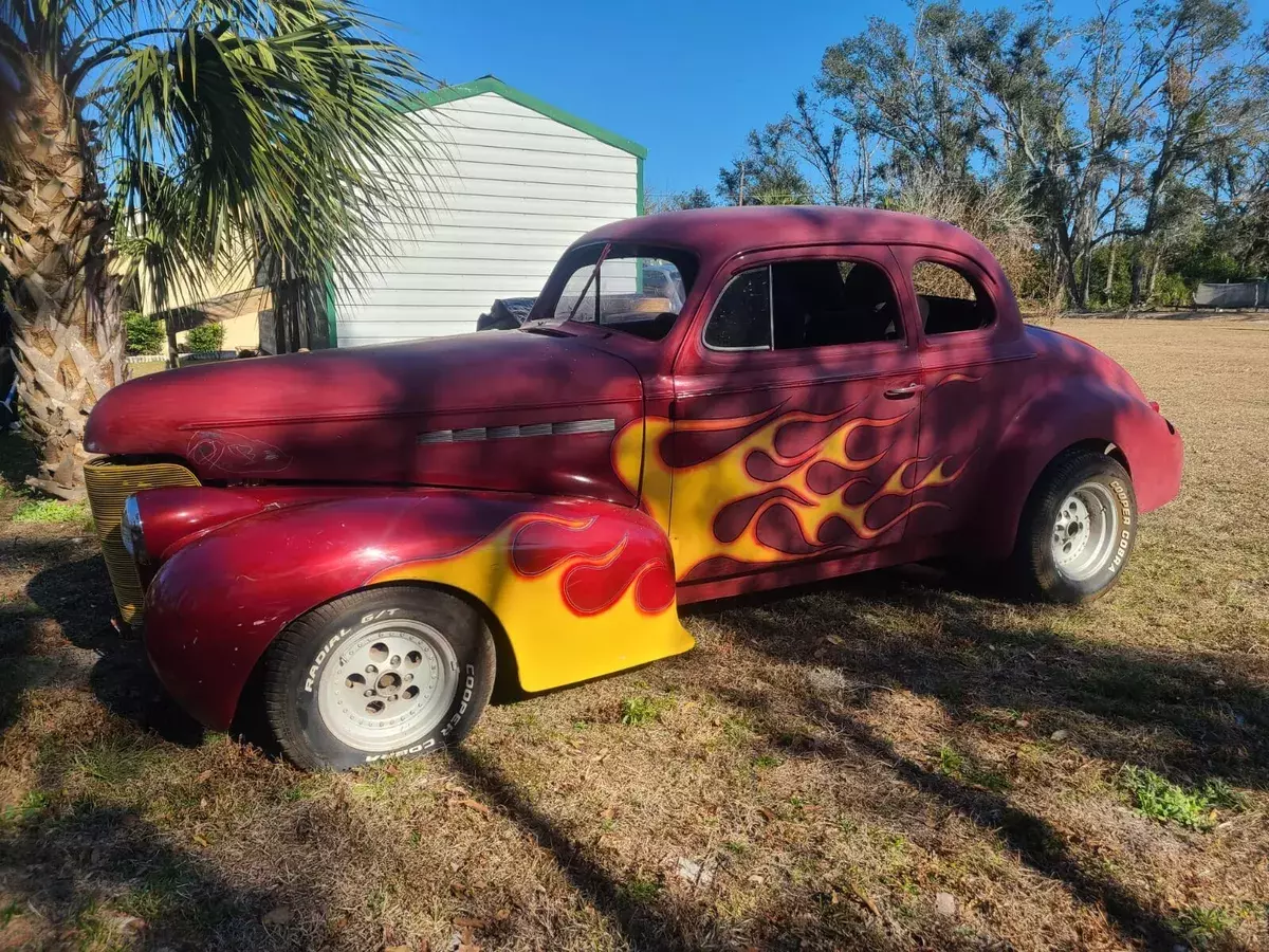 Classic car. 327 Engine. It runs. Excellent project Car. 1939 Oldsmobile Other