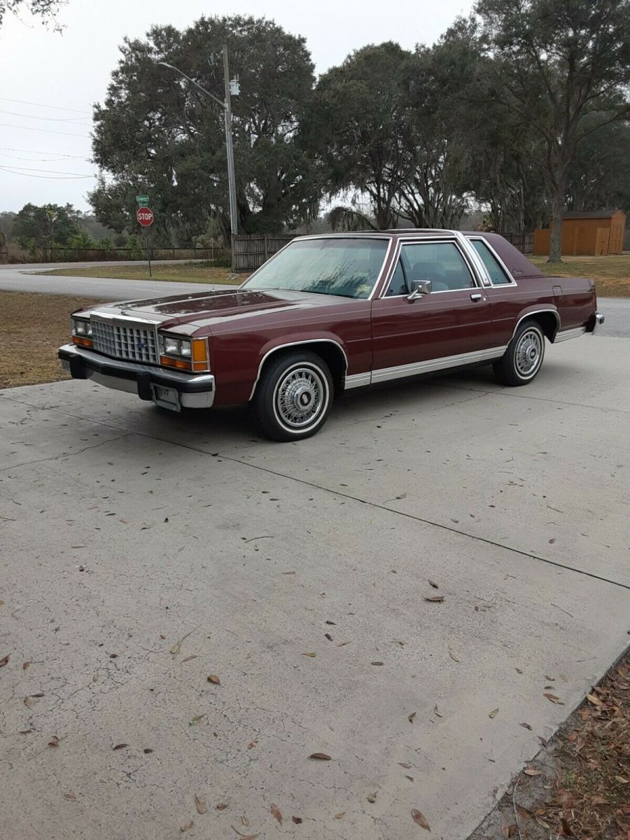 1987 Ford Crown Victoria