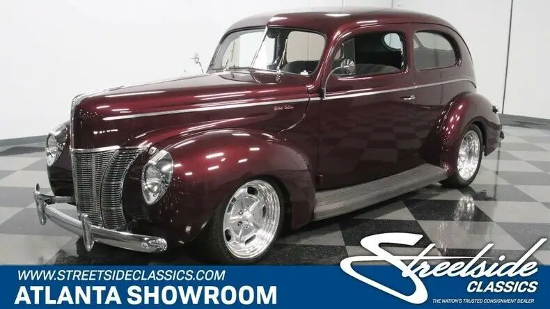 1940 Ford Deluxe Sedan