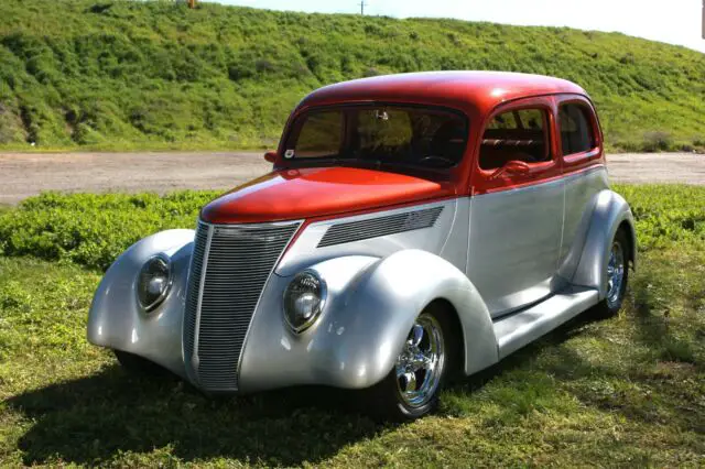 1937 Ford 2 Door Sedan