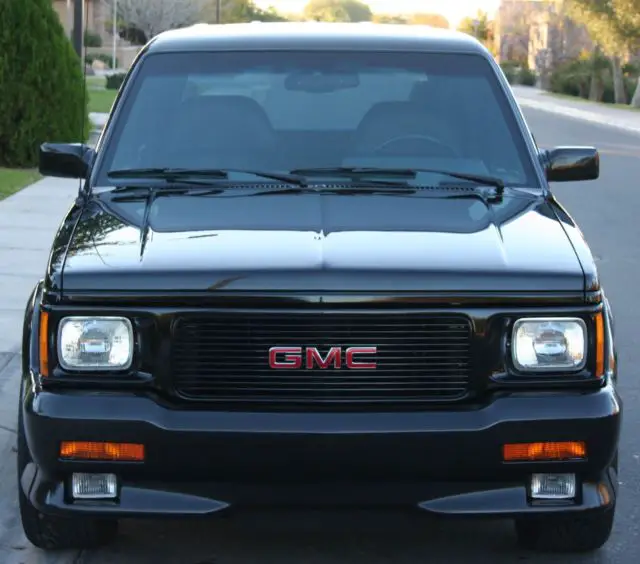 1993 GMC Typhoon black