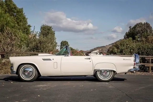 1956 Ford Thunderbird