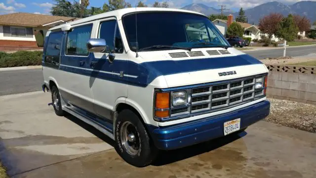 1986 Dodge Ram Van Safari Conversion