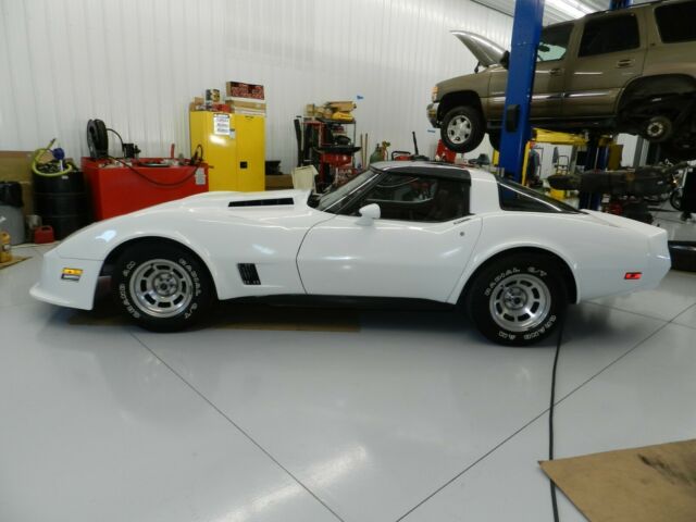 1981 Chevrolet Corvette RED