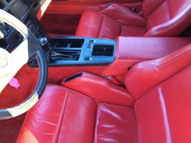 1987 Chevrolet Corvette Black trim