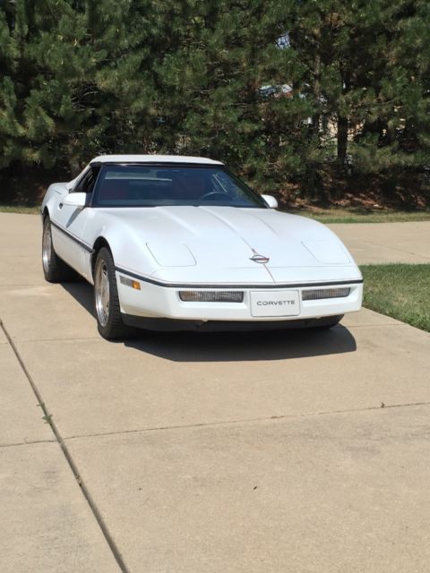 1989 Chevrolet Corvette White convertible top