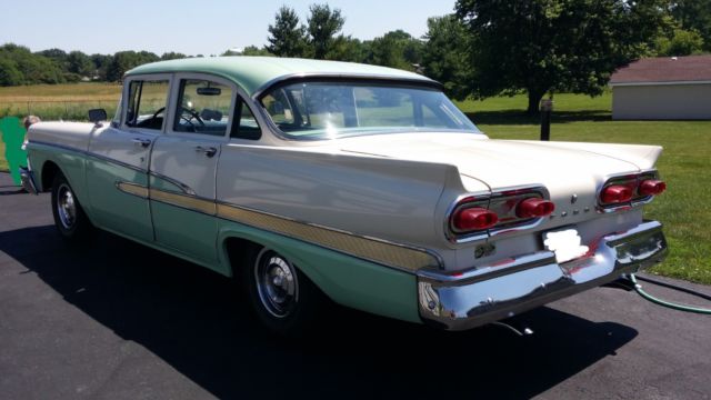 1957 Ford Fairlane