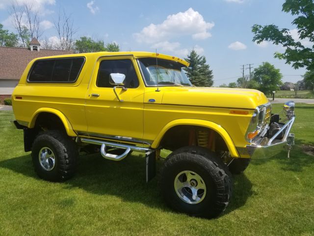 1978 Ford Bronco Custom lifted