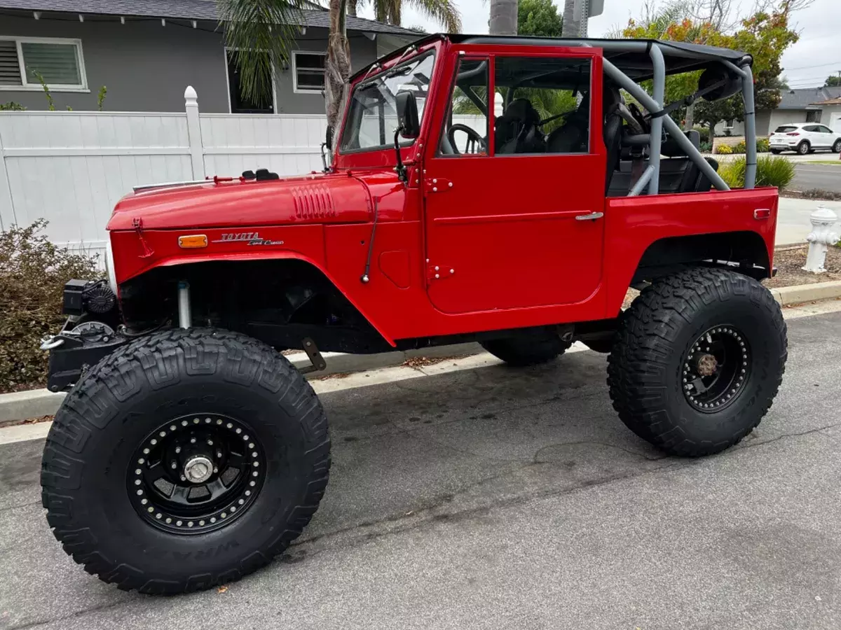 Custom FJ 40 - 350 V8 - - Smog Exempt - Beadlocks 1971 Toyota Land Cruiser