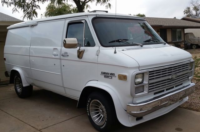 1984 Chevrolet G20 Van 70s style 100% RUST FREE Custom Van