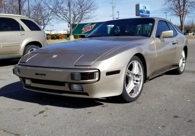 1985 Porsche 944 Base Coupe 2-Door