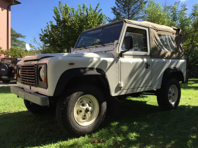 1985 Land Rover Defender 2 DOORS