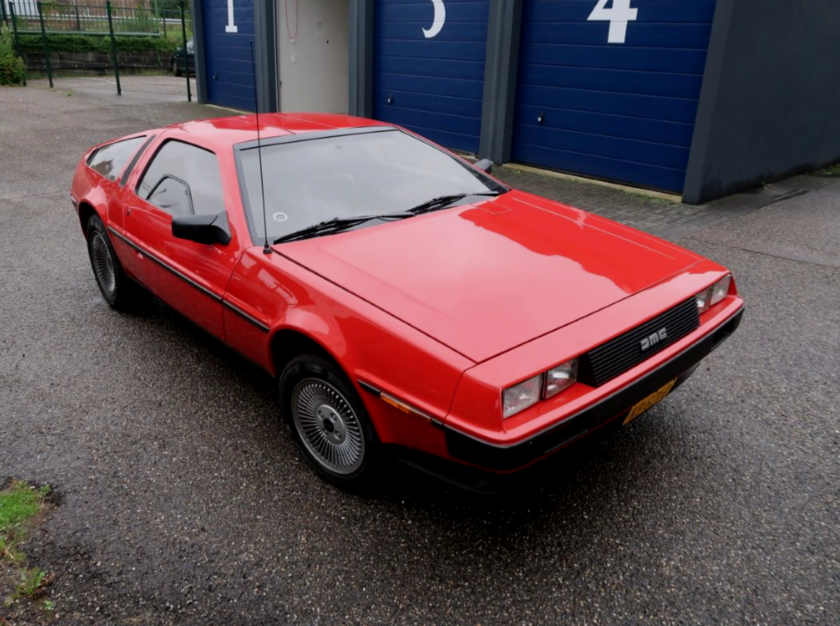 1981 DeLorean dmc-12