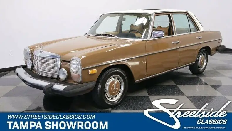 1976 Mercedes-Benz 200-Series