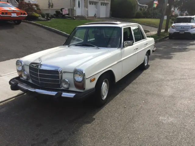 1975 Mercedes-Benz 300-Series