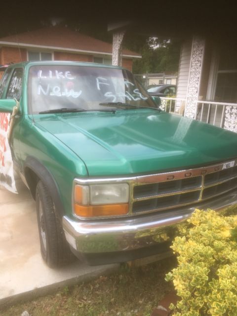 1992 Dodge Dakota Brown