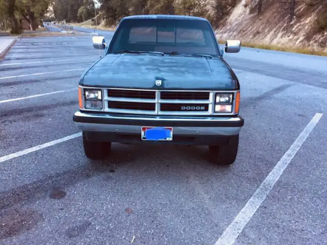 1989 Dodge Dakota LE