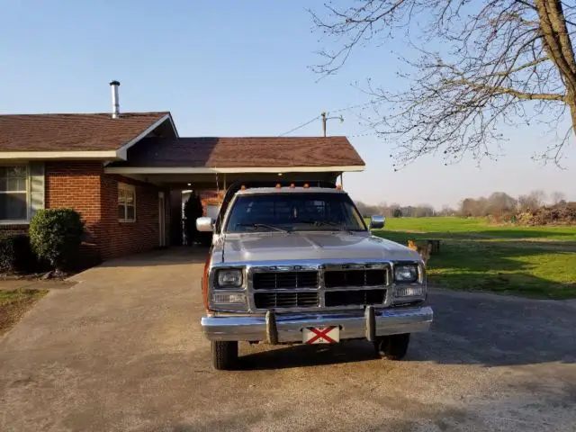 1992 Dodge Ram 3500 LE