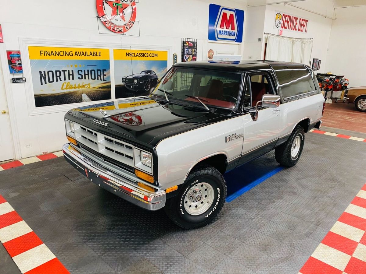 1986 Dodge Ramcharger - 4X4 - NEW PAINT - SUPER CLEAN - SEE VIDEO