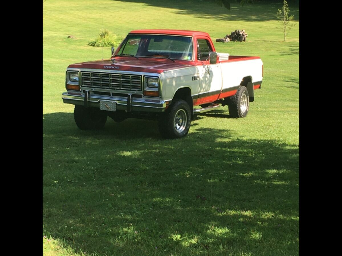 1984 Dodge Other Pickups Custom cab with two tone paint