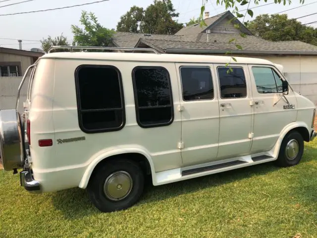 1975 Dodge Ram Van 200