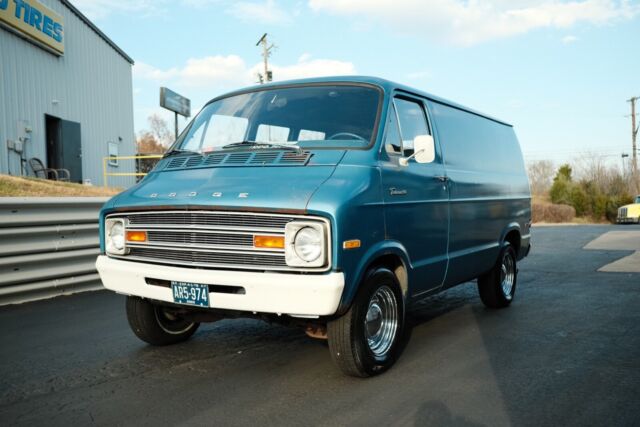 1975 Dodge B200 Van