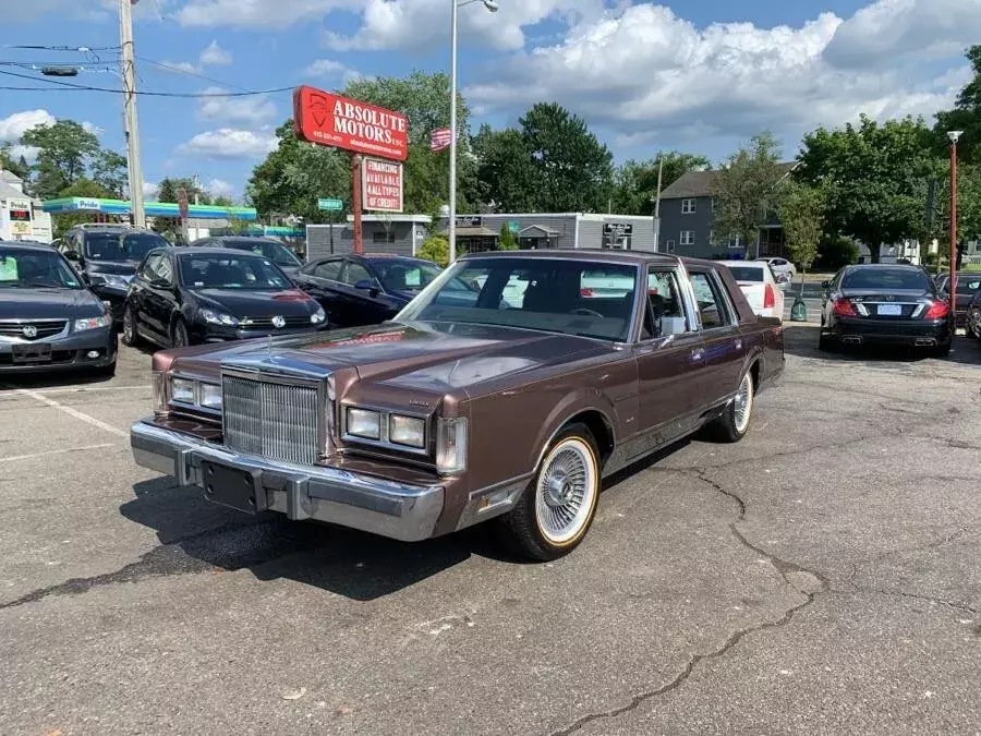 1988 Lincoln Town Car SIGNATURE