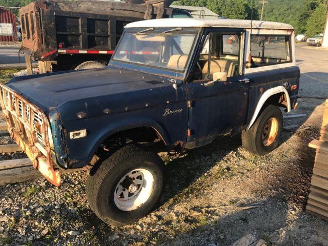 Early ford bronco 1973 Ford Bronco