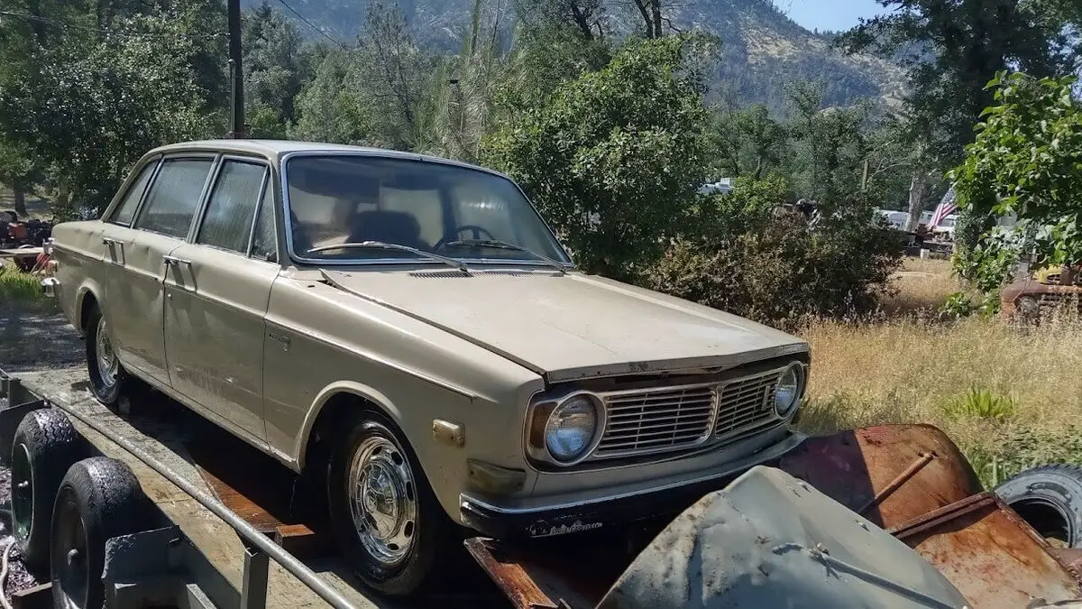 1969 Volvo 144