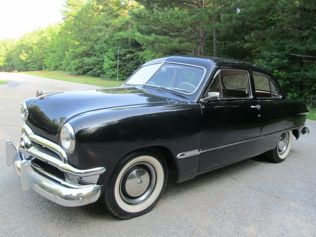 1950 Ford Custom Deluxe 2-Door