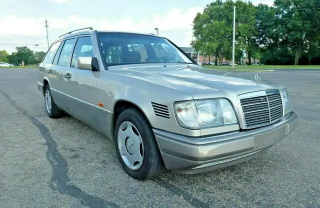 1994 Mercedes-Benz 300-Series 250D Wagon