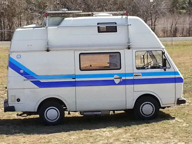 1988 Volkswagen Bus/Vanagon Sven Hedin Westfalia. Old School, not computarized