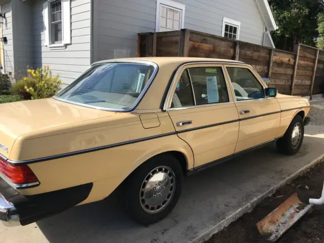 1985 Mercedes-Benz 300-Series