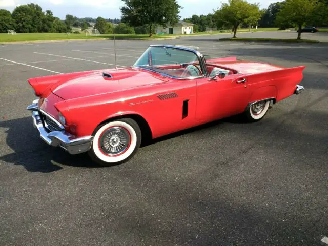 1957 Ford Thunderbird