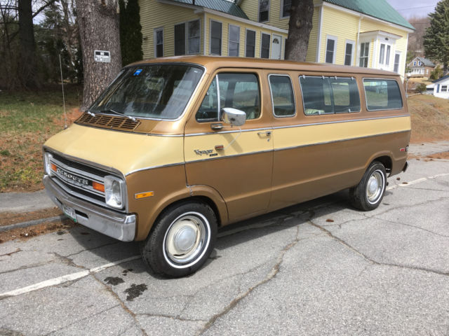 1975 Plymouth Voyager two tone paint
