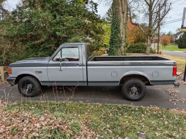 1989 Ford F-150 XLT Lariat