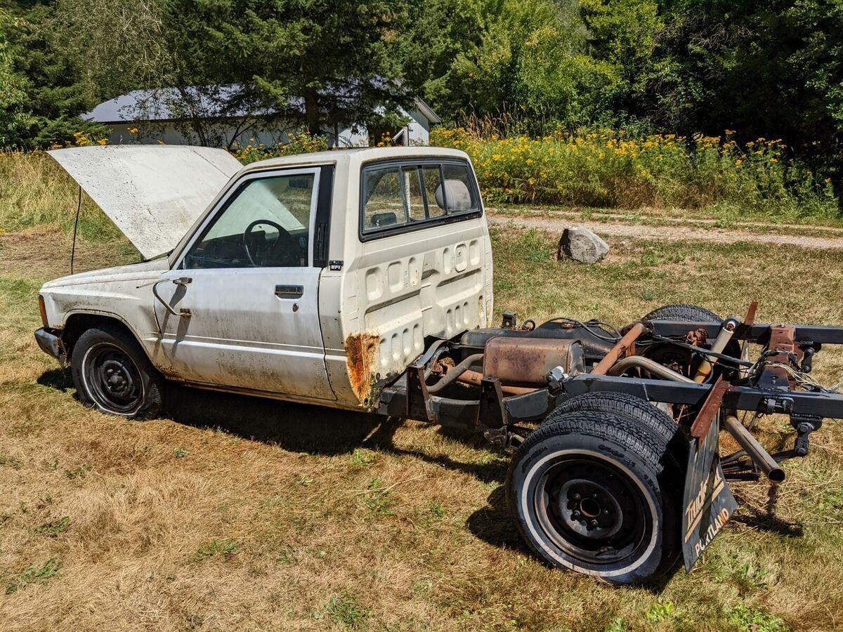 1985 Toyota Pickup Commercial / Camper RN55