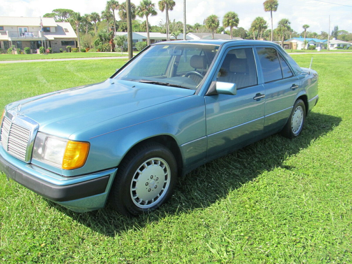 1992 Mercedes-Benz E-Class