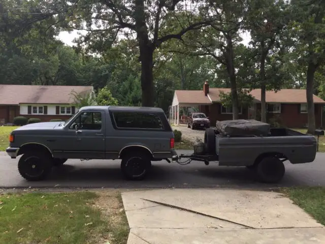 1987 Ford Bronco Custom Sport Utility 2-Door